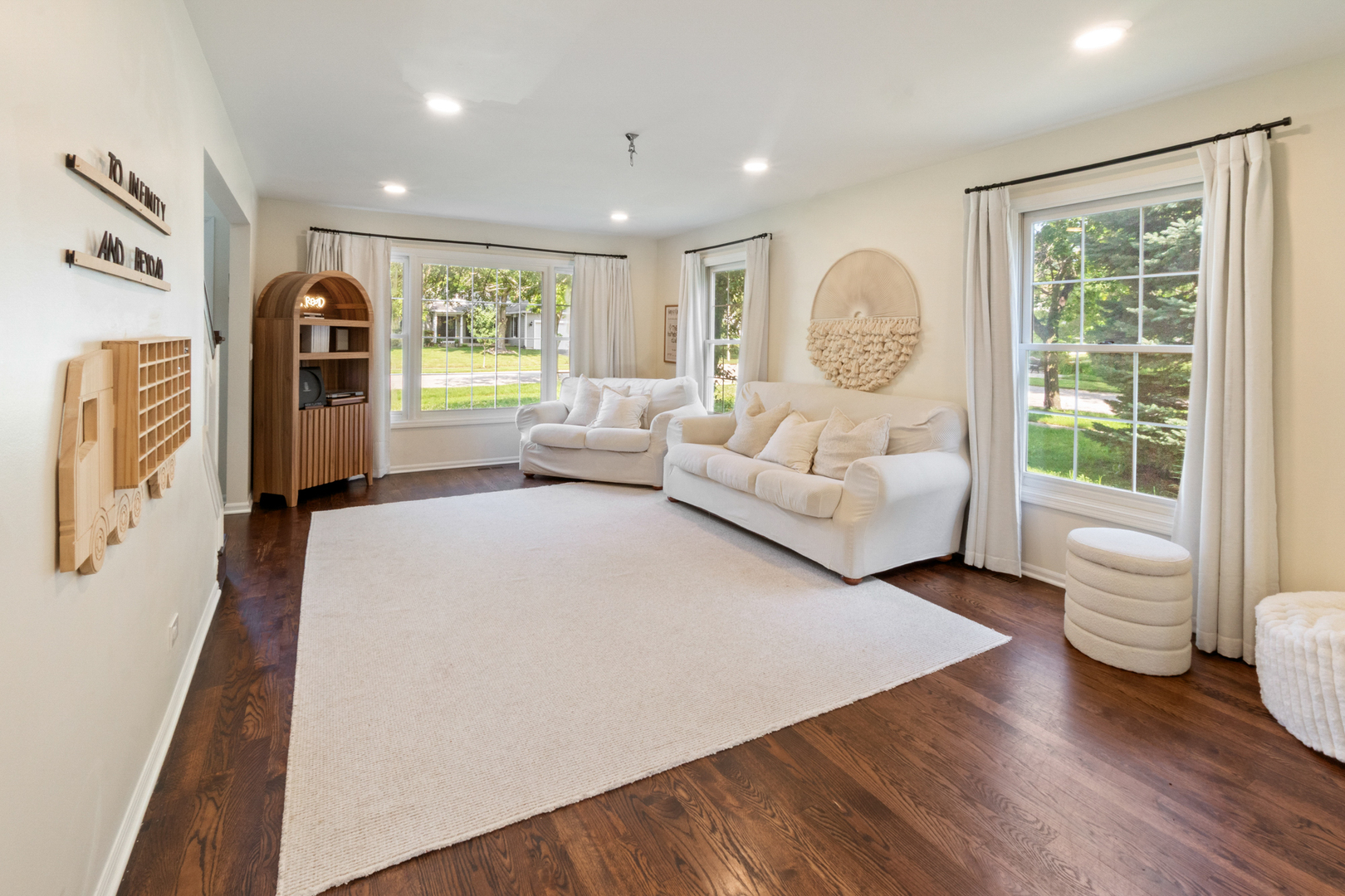 189 Hampton Street Cary, IL 60013 - Photo 4 of 39 Gallery Image 4