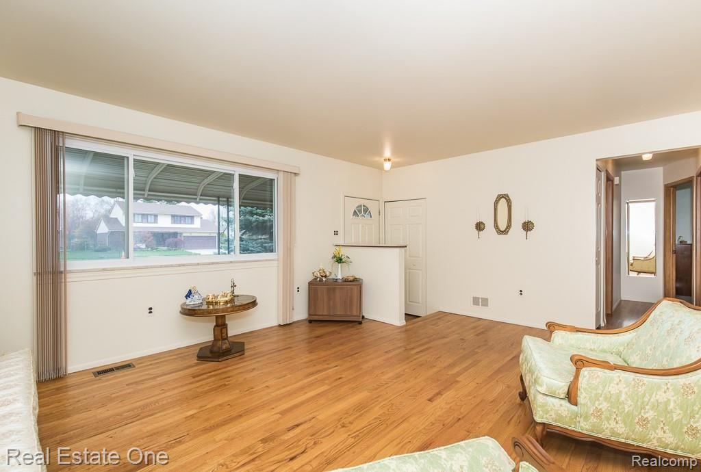 14306 Martin Road Warren, MI 48088 - Photo 5 of 20 Living Room View #2