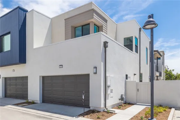 $5,500 | 229 Novel, Irvine, CA 92618