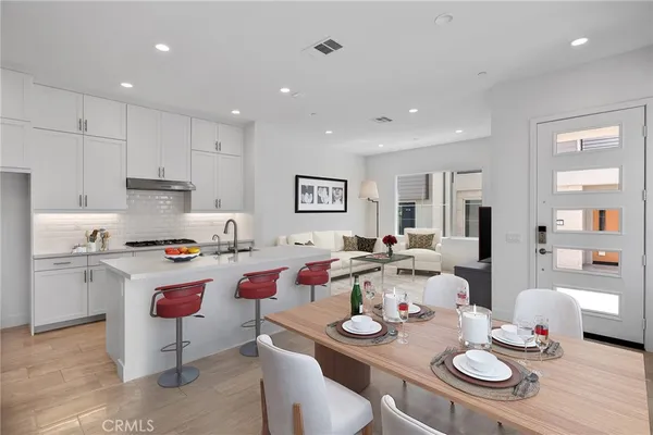 $5,500 | 229 Novel, Irvine, CA 92618