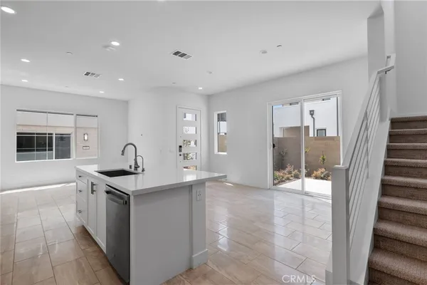 $5,500 | 229 Novel, Irvine, CA 92618