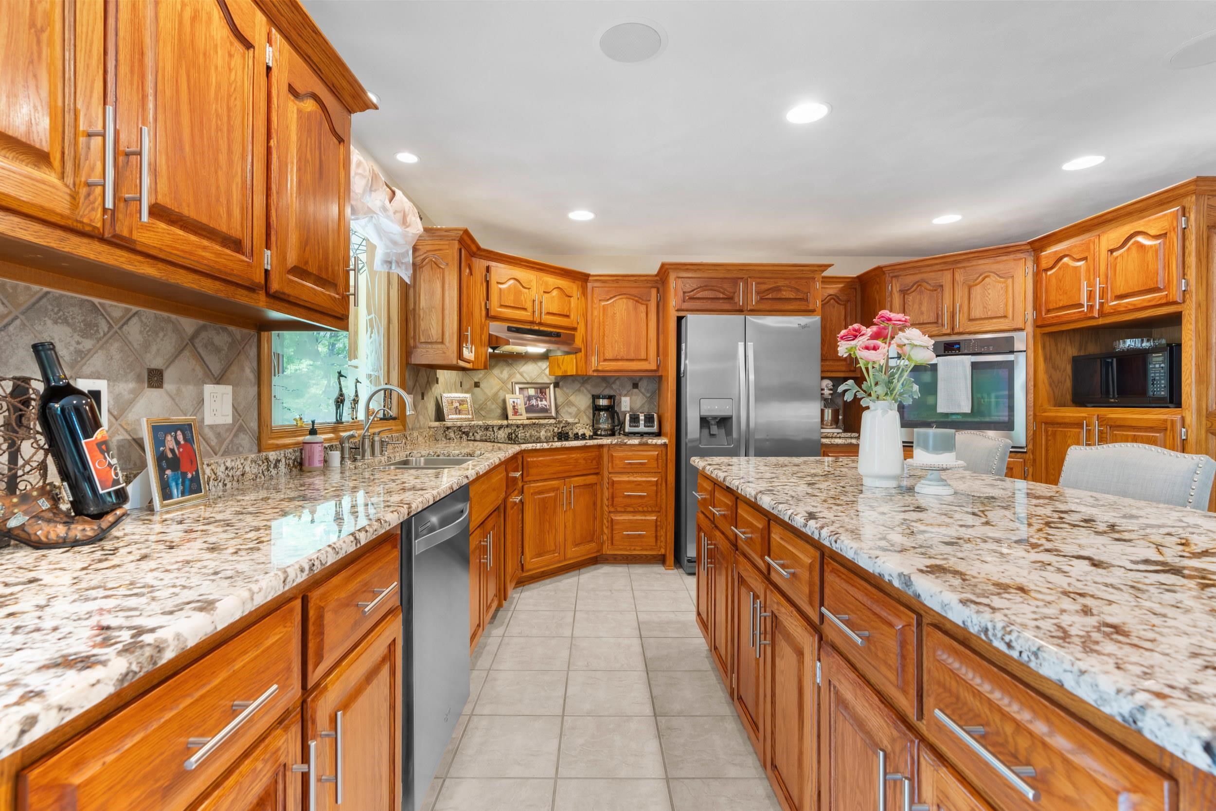 W8678 Hillview Road Hortonville, WI 54944 - Photo 9 of 68