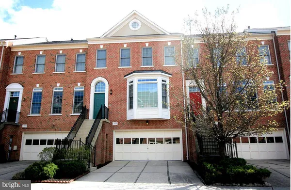 $3,800 | 4553 Fair Valley Drive, Fairfax, VA 22033