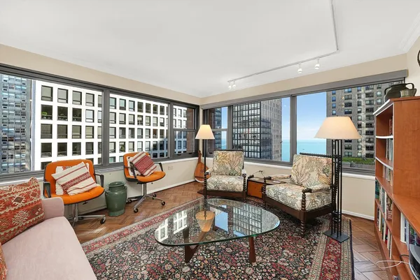 $5,375 | 247 East Chestnut Street, Unit 1301, Chicago, IL 60611
