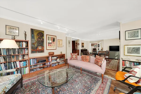 $5,375 | 247 East Chestnut Street, Unit 1301, Chicago, IL 60611
