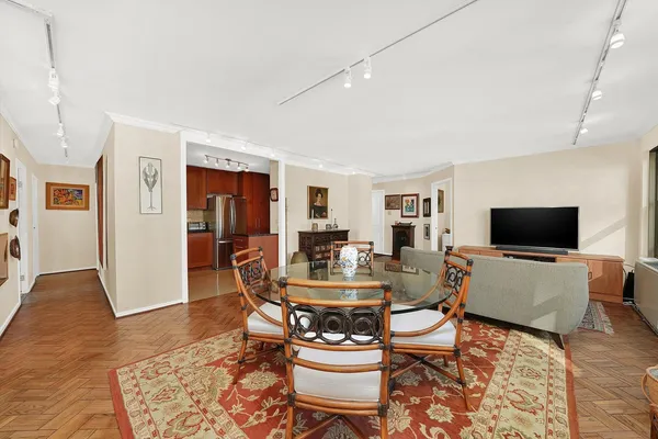 $5,375 | 247 East Chestnut Street, Unit 1301, Chicago, IL 60611