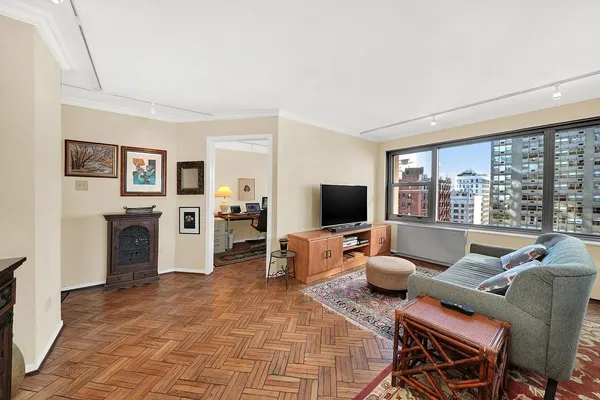 $5,375 | 247 East Chestnut Street, Unit 1301, Chicago, IL 60611