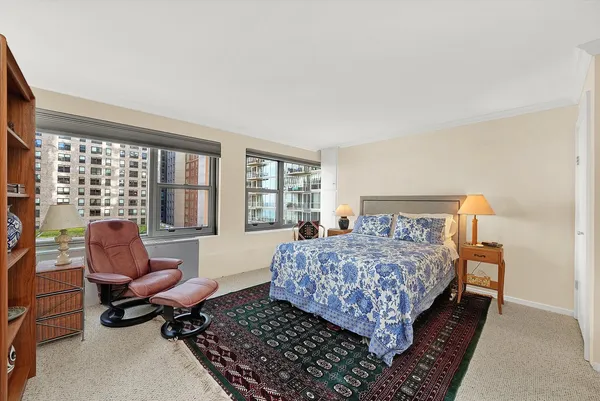 $5,375 | 247 East Chestnut Street, Unit 1301, Chicago, IL 60611