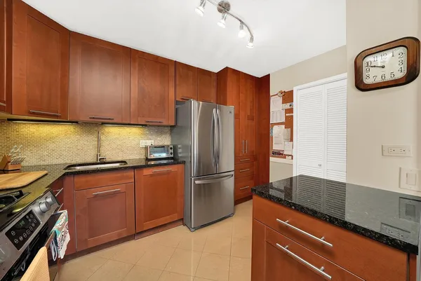 $5,375 | 247 East Chestnut Street, Unit 1301, Chicago, IL 60611