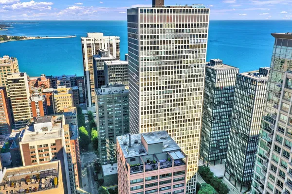 $5,375 | 247 East Chestnut Street, Unit 1301, Chicago, IL 60611