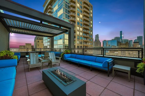 $5,375 | 247 East Chestnut Street, Unit 1301, Chicago, IL 60611