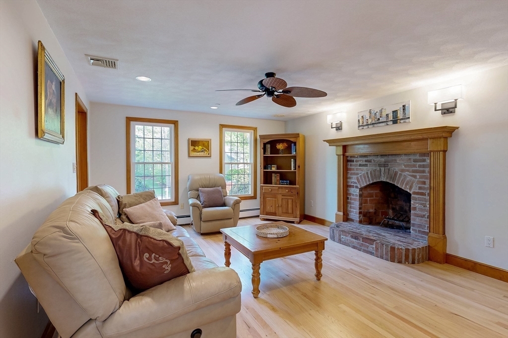 56 Emerson Road East Walpole, MA 02032 - Photo 11 of 40