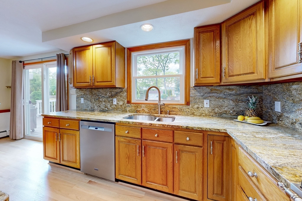 56 Emerson Road East Walpole, MA 02032 - Photo 5 of 40