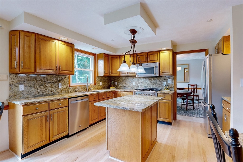 56 Emerson Road East Walpole, MA 02032 - Photo 6 of 40