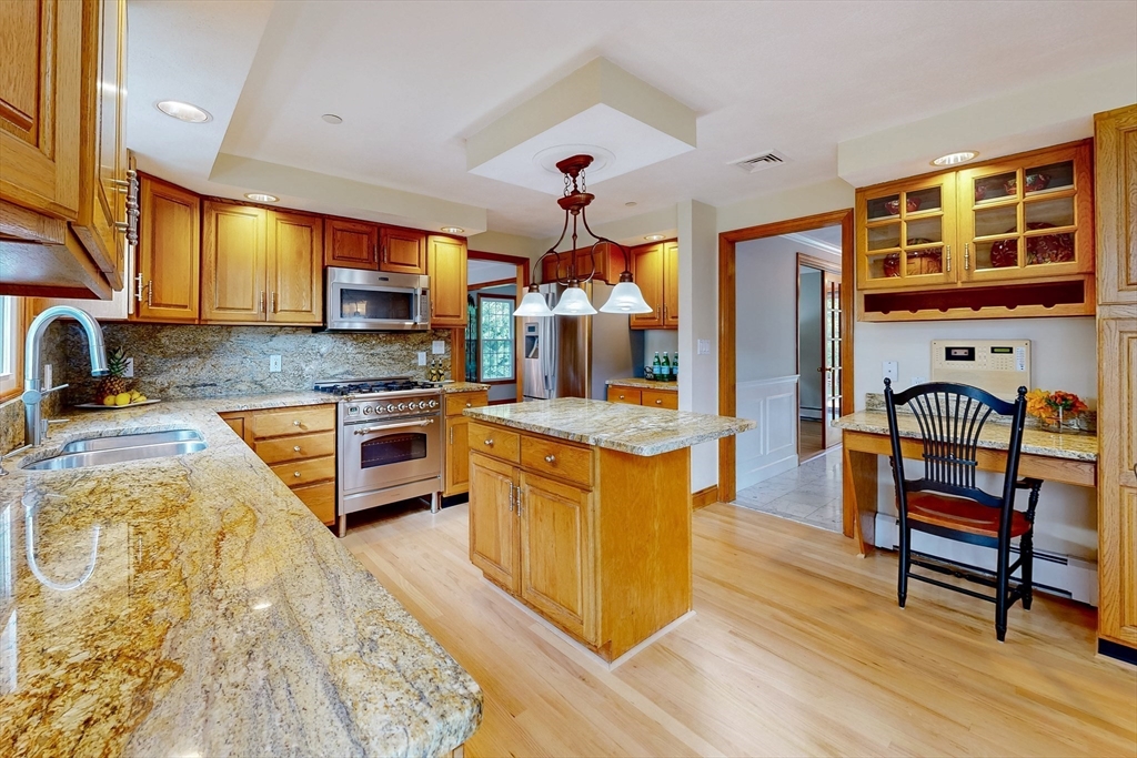56 Emerson Road East Walpole, MA 02032 - Photo 7 of 40