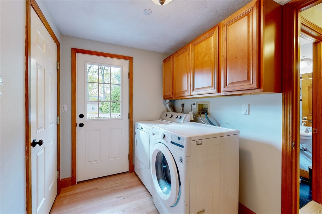 56 Emerson Road East Walpole, MA 02032 - Photo 9 of 40