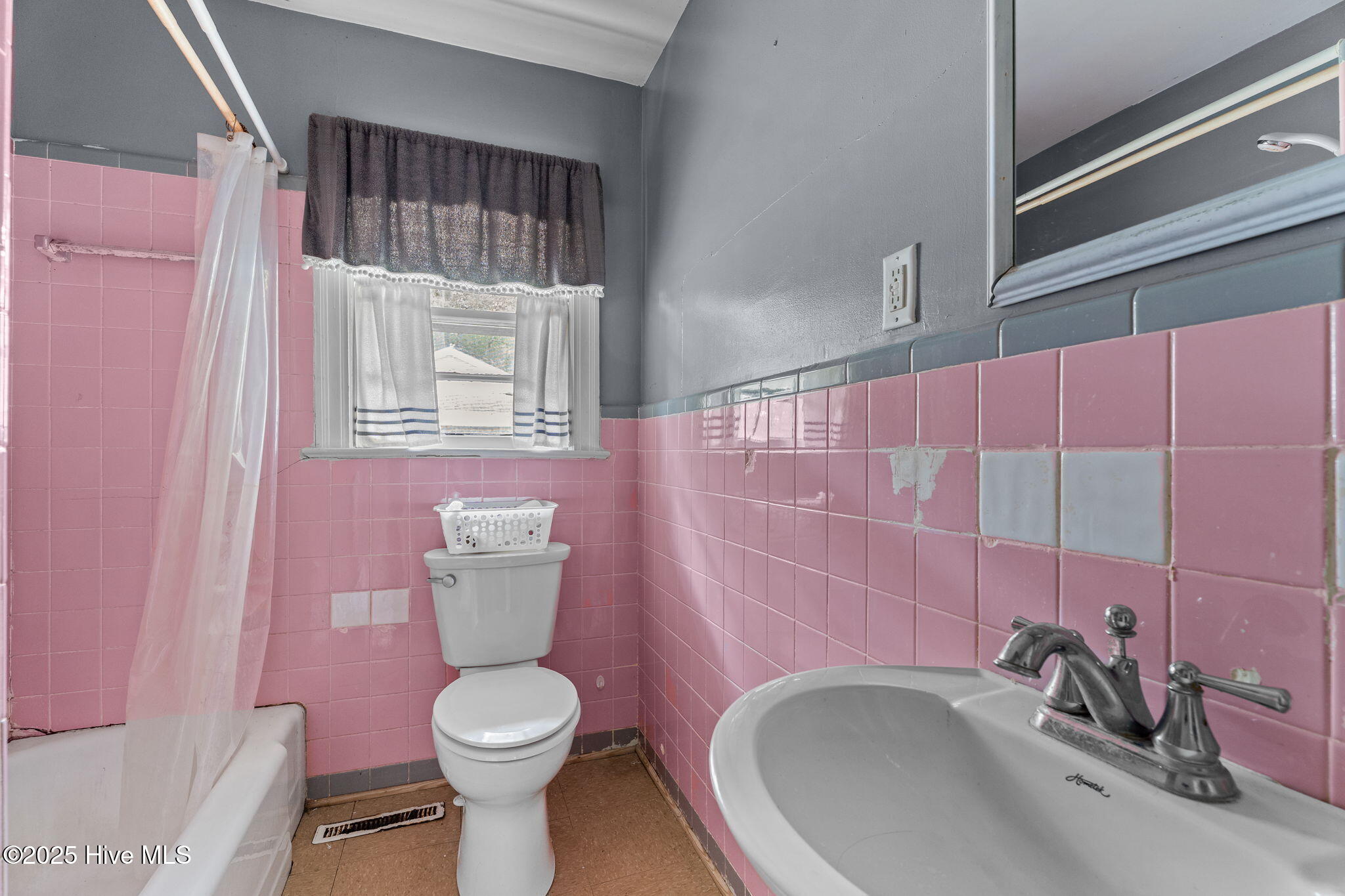 100 Crestview Road Rocky Mount, NC 27801 - Photo 18 of 31 2nd Bathroom