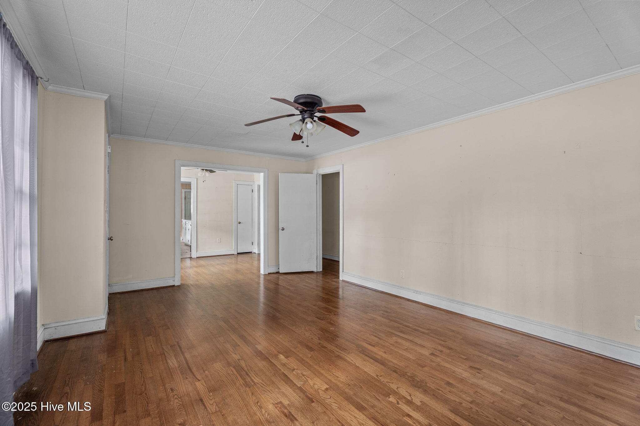 100 Crestview Road Rocky Mount, NC 27801 - Photo 5 of 31 Living Room