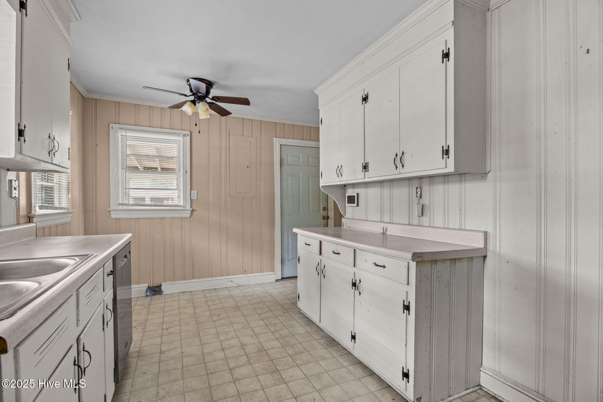 100 Crestview Road Rocky Mount, NC 27801 - Photo 10 of 31 Kitchen - with Breakfast Area