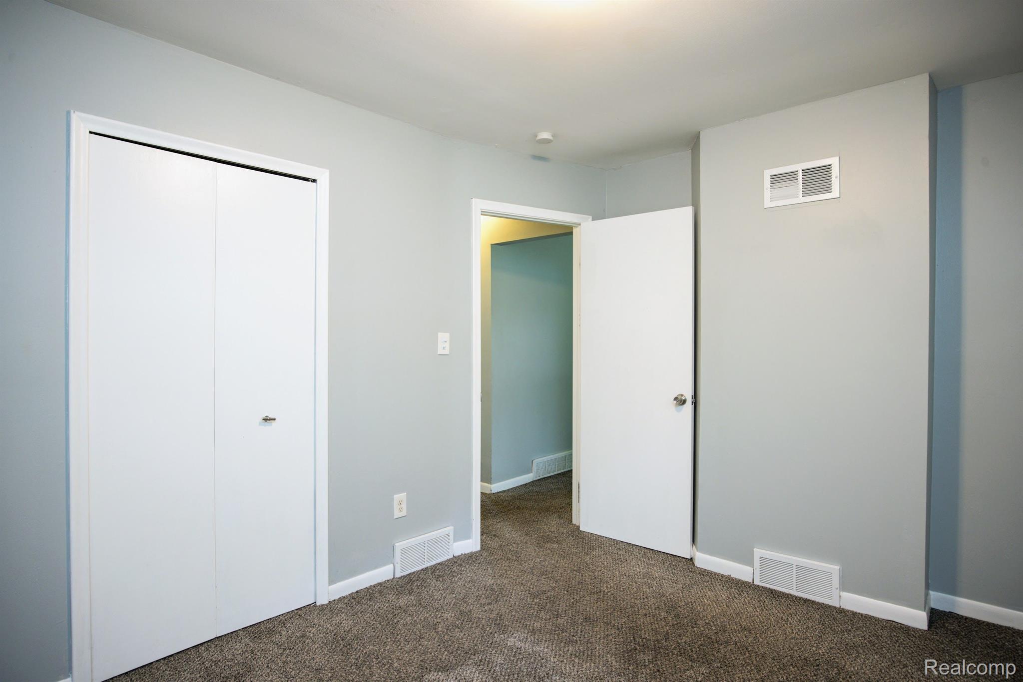 35247 Wick Road Romulus, MI 48174 - Photo 11 of 34 Gallery Image 11