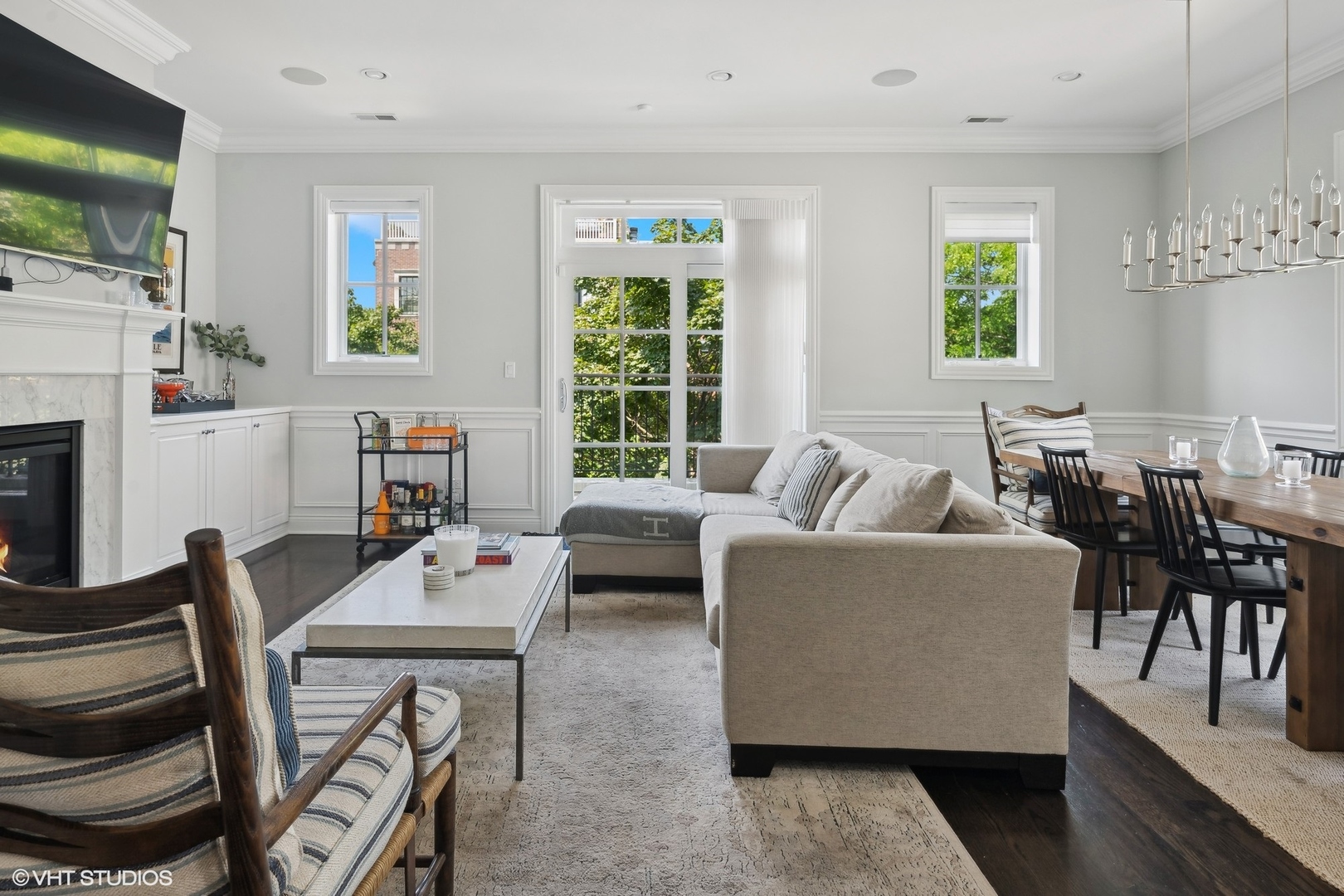 2449 North Racine Avenue, Unit 3 Chicago, IL 60614 - Photo 3 of 18 a living room with furniture and a flat screen tv