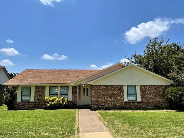 $2,295 | 2820 Chisolm Trail, Mesquite, TX 75150