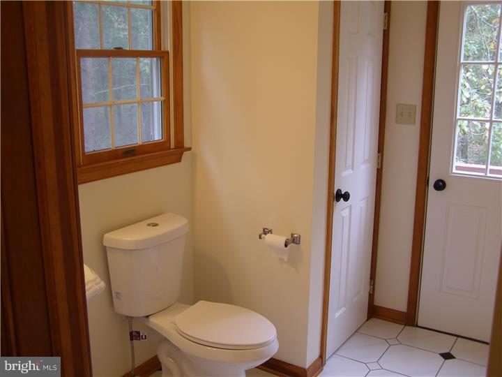 211 Friendship Road Southampton, NJ 08088 - Photo 13 of 23 Bathroom