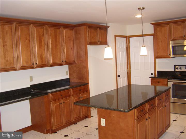211 Friendship Road Southampton, NJ 08088 - Photo 5 of 23 Kitchen