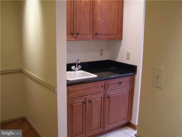 211 Friendship Road Southampton, NJ 08088 - Photo 6 of 23 Wet Bar