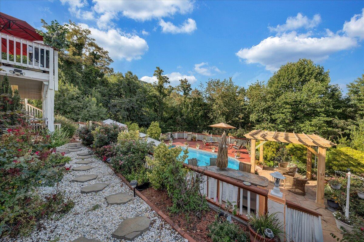 532 Ray Street Roanoke, VA 24019 - Photo 24 of 38 a view of a city from a balcony