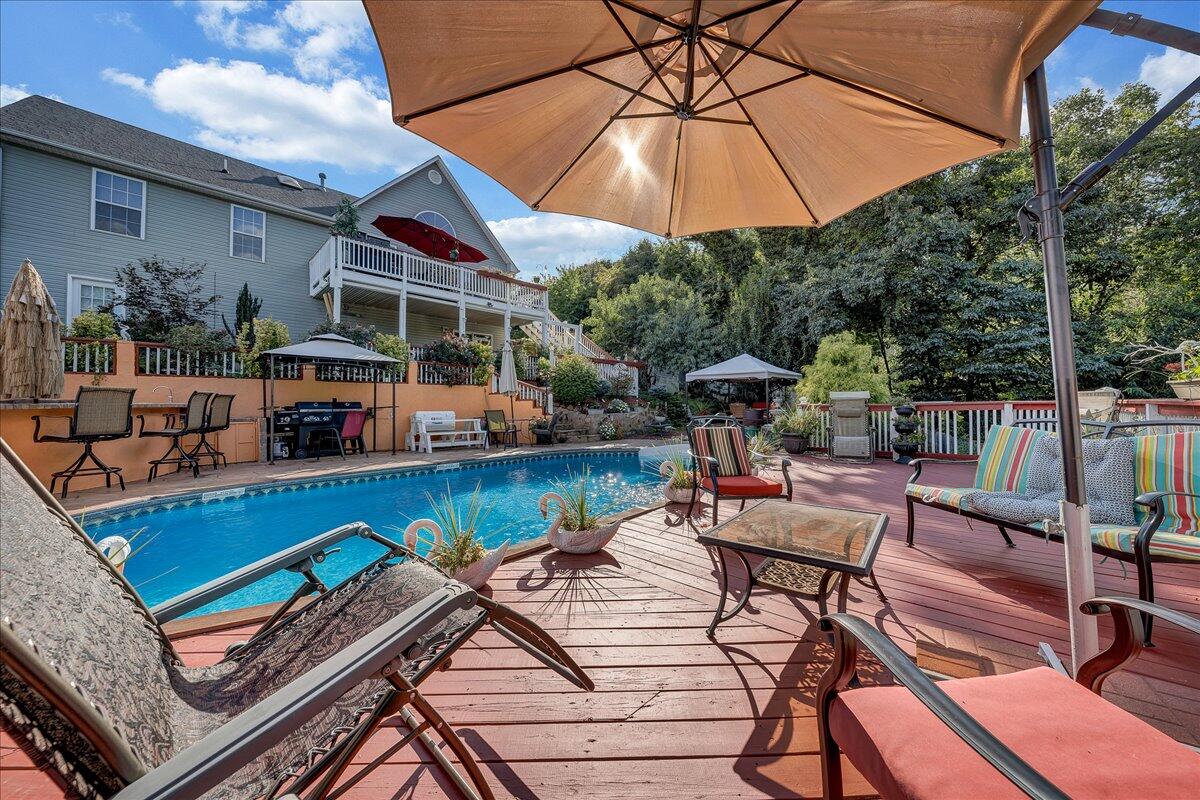 532 Ray Street Roanoke, VA 24019 - Photo 27 of 38 an outdoor space with patio