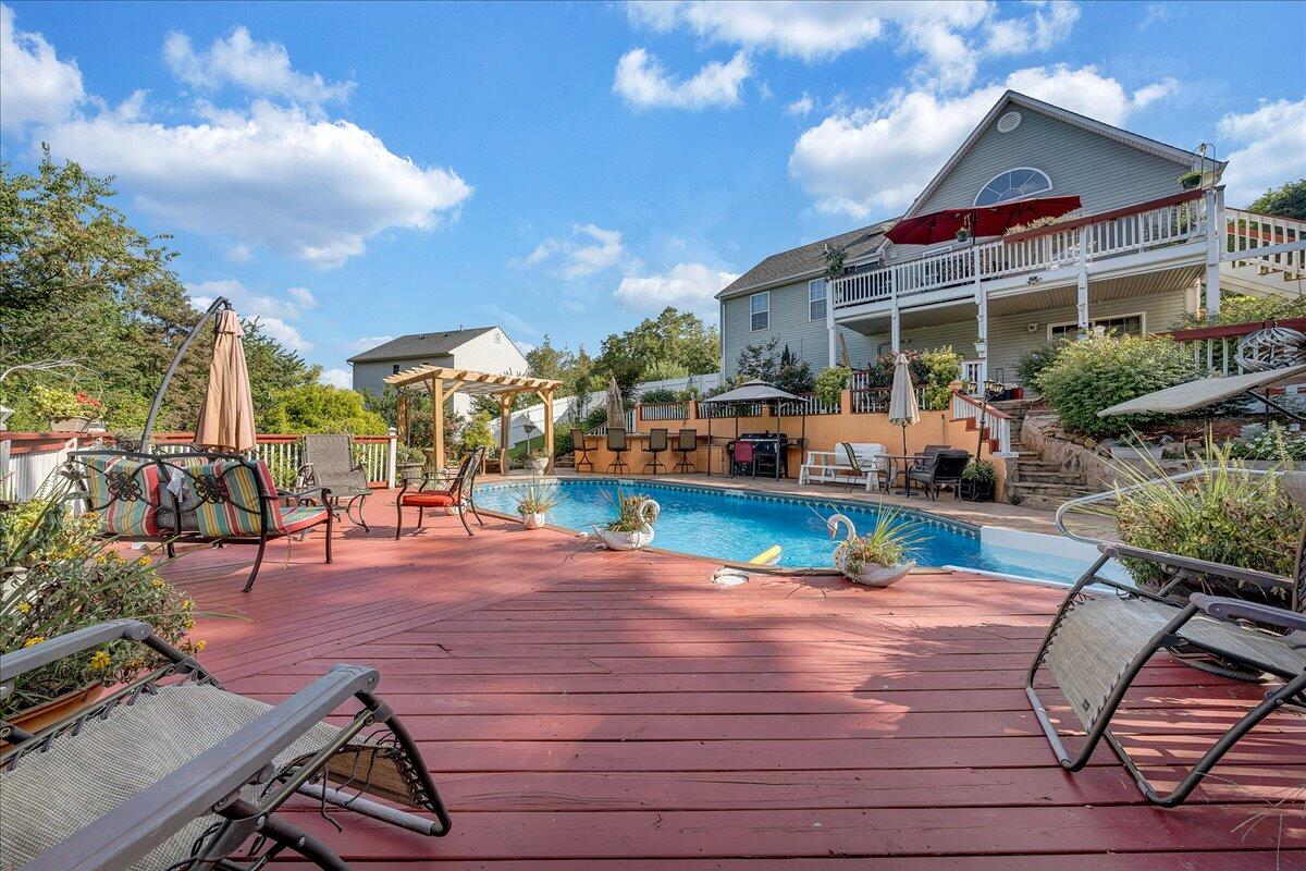 532 Ray Street Roanoke, VA 24019 - Photo 28 of 38 a view of outdoor space yard deck patio and dining space