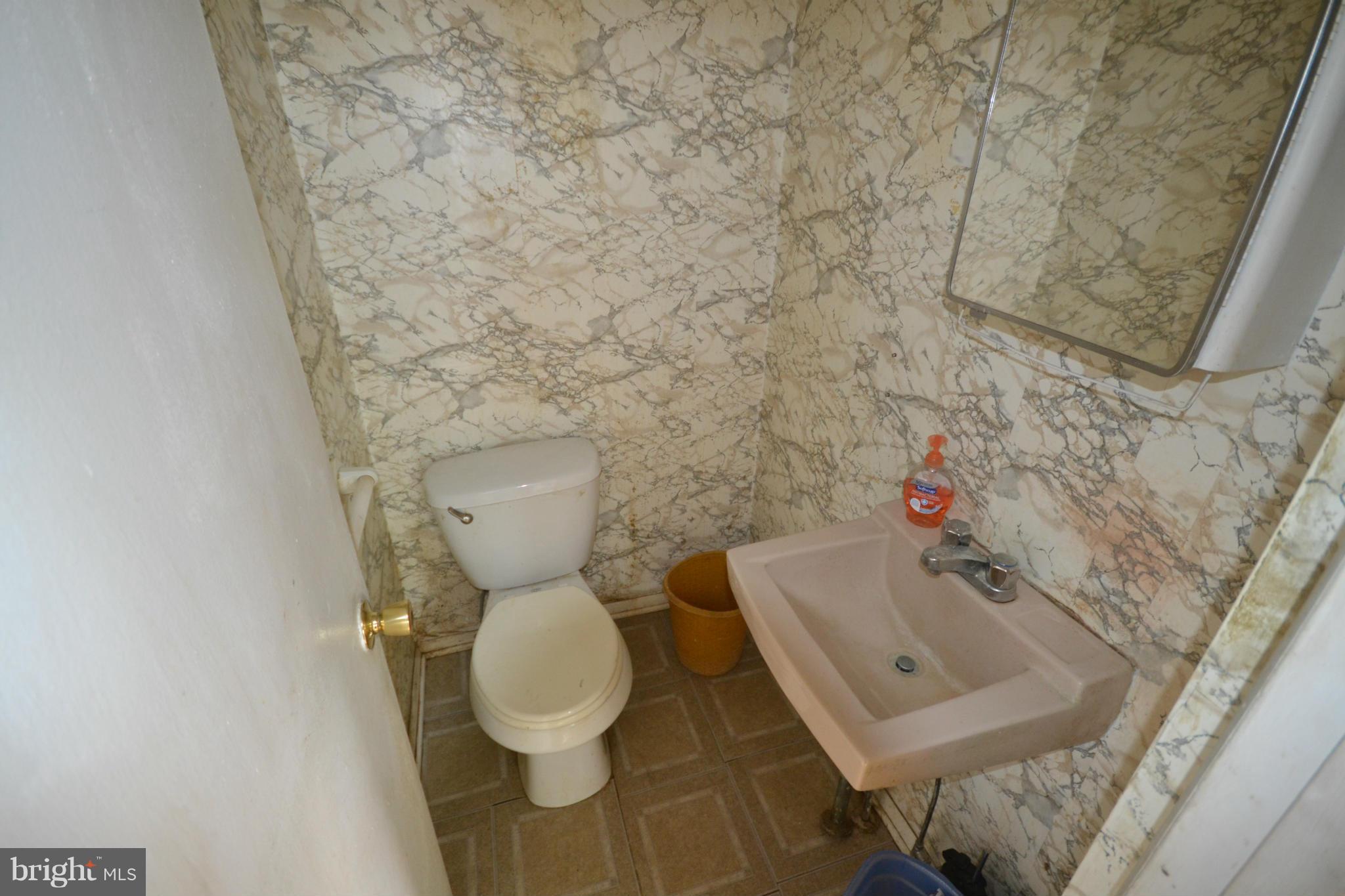 6937 Blanche Road Baltimore, MD 21215 - Photo 8 of 16 Powder Room