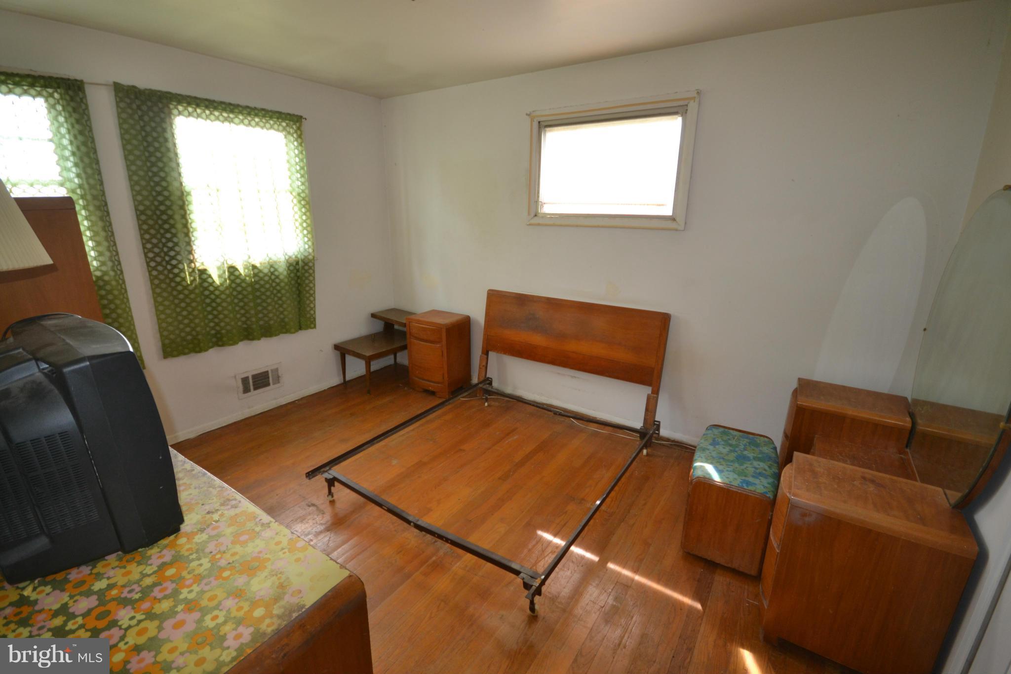 6937 Blanche Road Baltimore, MD 21215 - Photo 9 of 16 Bedroom