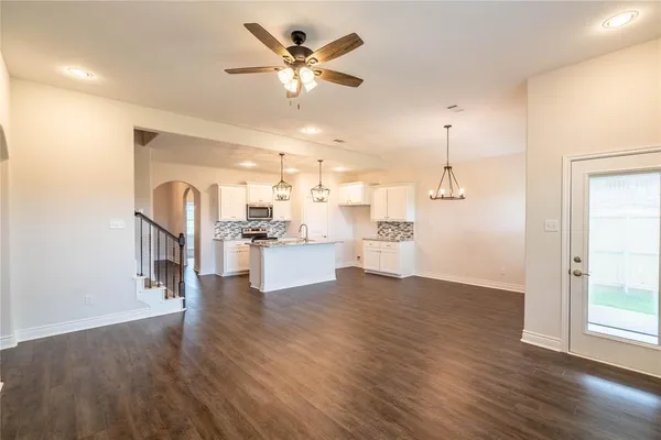 $2,495 | 8202 Grant Lane, Greenville, TX 75402