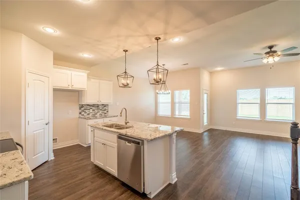 $2,495 | 8202 Grant Lane, Greenville, TX 75402