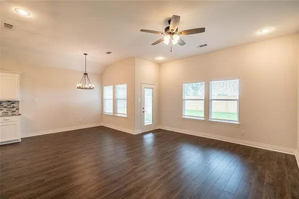 $2,495 | 8202 Grant Lane, Greenville, TX 75402