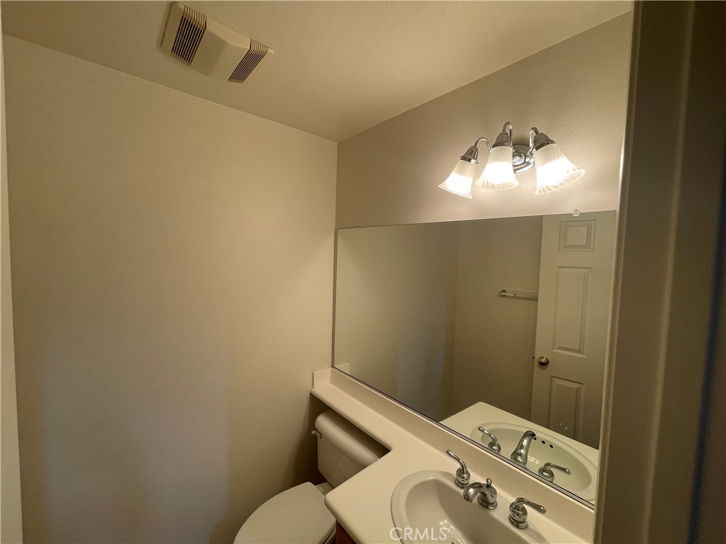 910 Timberwood Irvine, CA 92620 - Photo 11 of 24 Half Bath