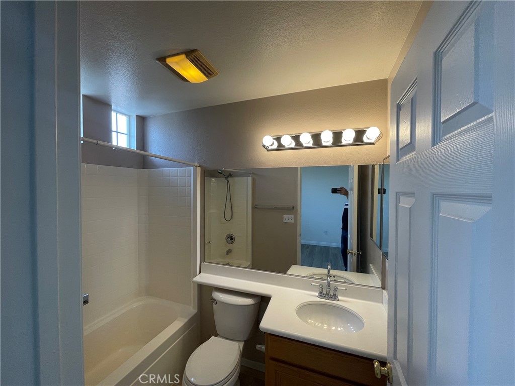 910 Timberwood Irvine, CA 92620 - Photo 13 of 24 Bathroom 1
