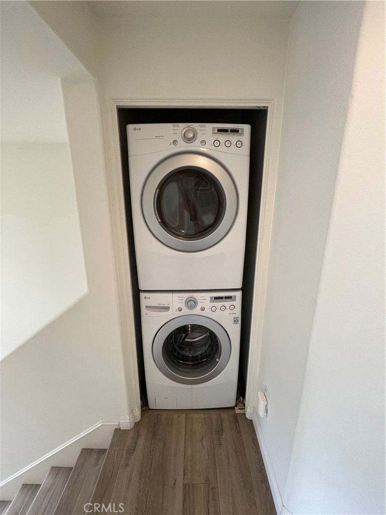 910 Timberwood Irvine, CA 92620 - Photo 14 of 24 Laundry