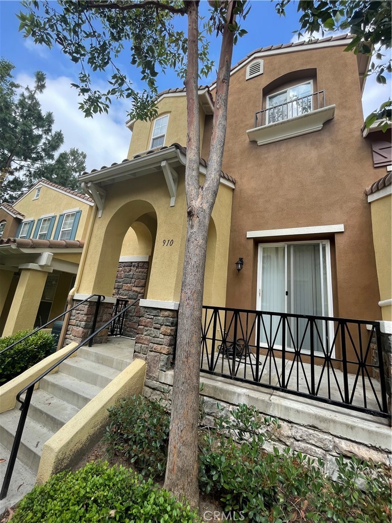 910 Timberwood Irvine, CA 92620 - Photo 16 of 24 Front View