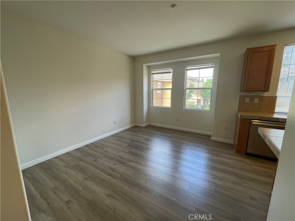 910 Timberwood Irvine, CA 92620 - Photo 4 of 24 Family Room