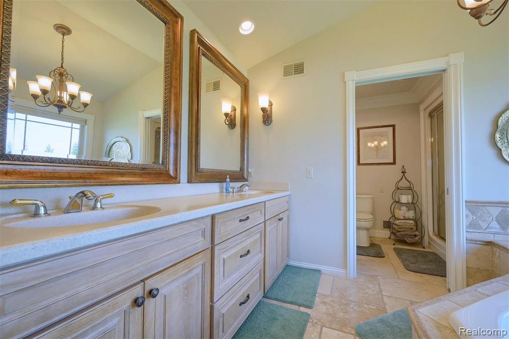 552 Deerpointe Leonard, MI 48367 - Photo 25 of 54 Gallery Image 25