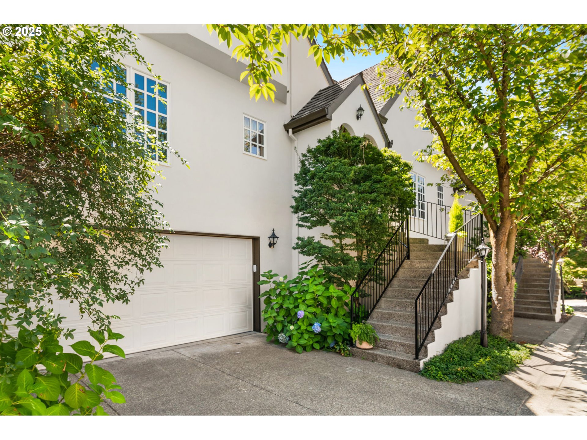 9946 Northwest Abbey Road Portland, OR 97229 - Photo 3 of 42 Gallery Image 3