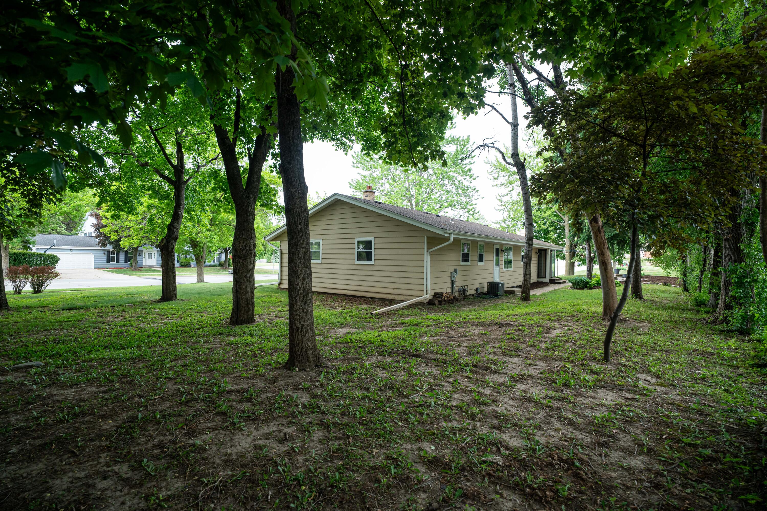 1825 Wolf Road Waukesha, WI 53186 - Photo 36 of 38 DSC01664