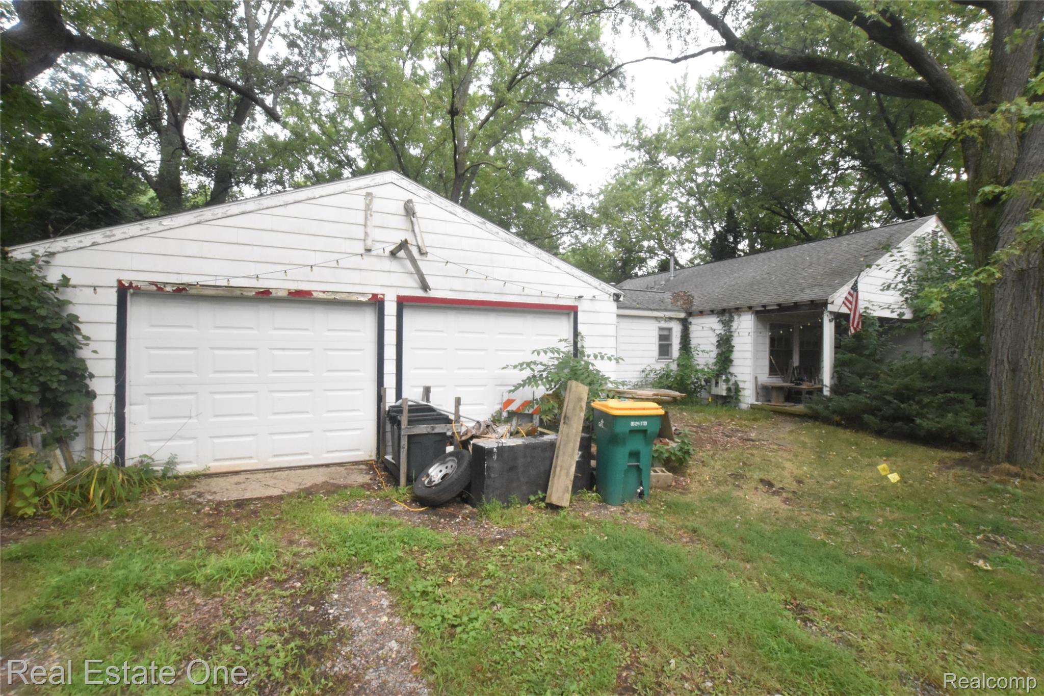 3482 West Maple Road Wixom, MI 48393 - Photo 2 of 17 DSC_0024.JPG