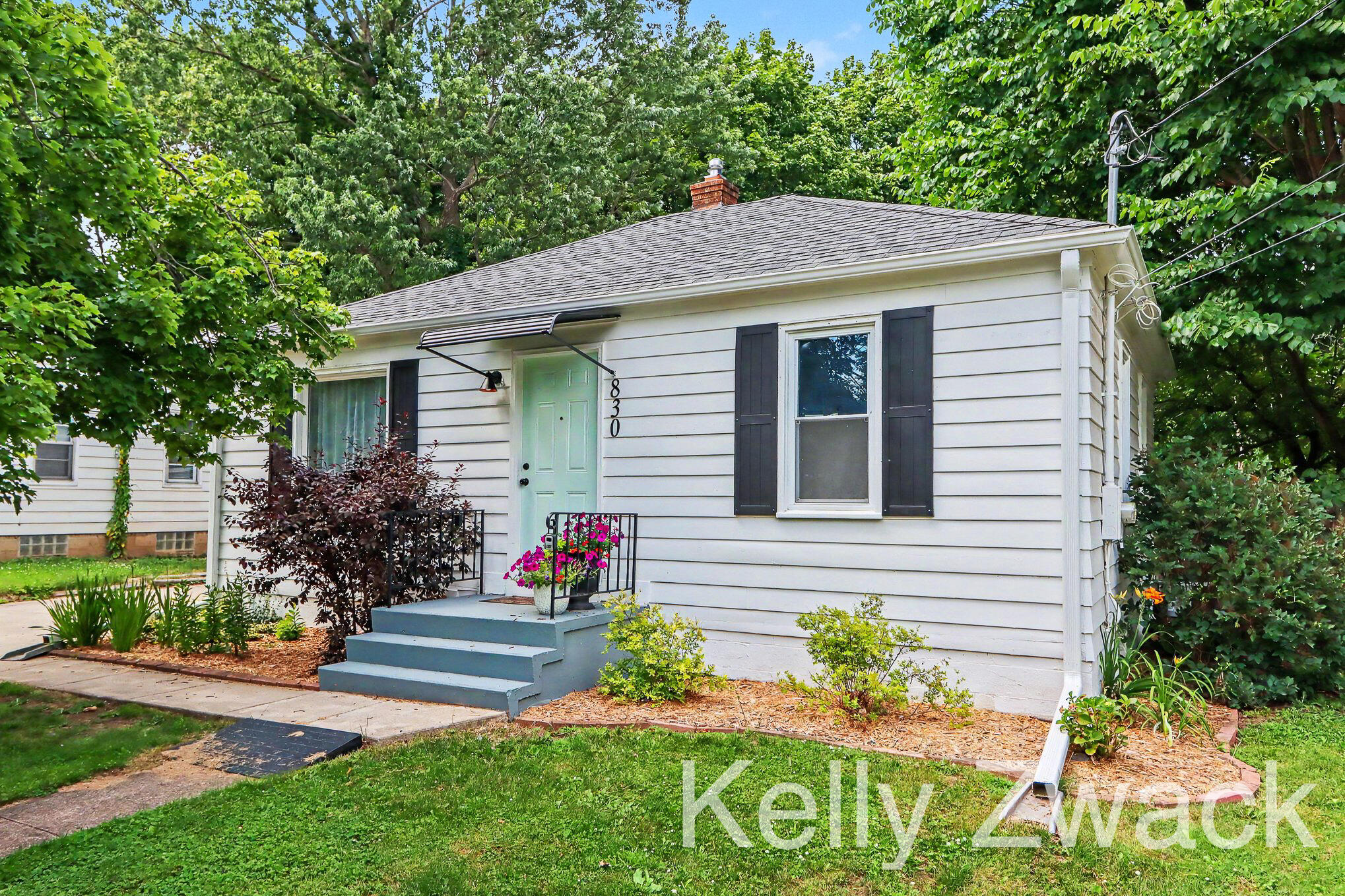 830 Edison Street Kalamazoo, MI 49004 - Photo 1 of 23 Front