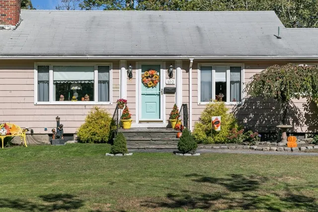 $469,900 | 102 Hayden Avenue, Tiverton, RI 02878