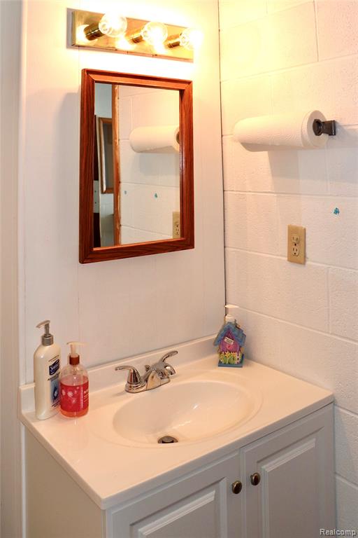 8410 Linden Road Swartz Creek, MI 48473 - Photo 15 of 32