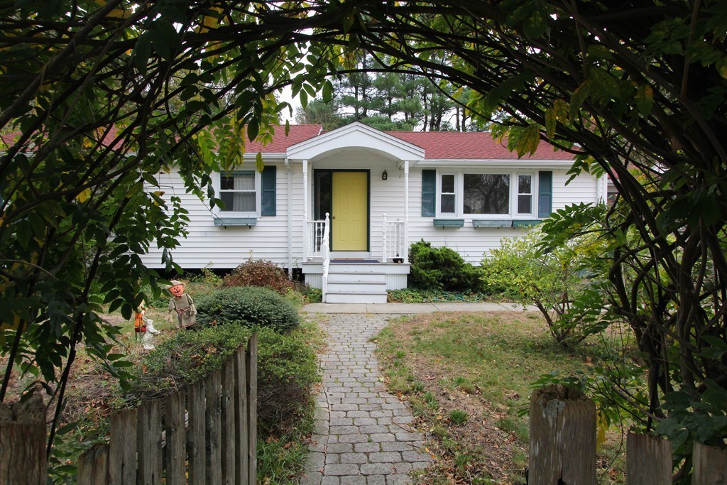 12 Sorrel Road Concord, MA 01742 - Photo 1 of 18 Gallery Image 1